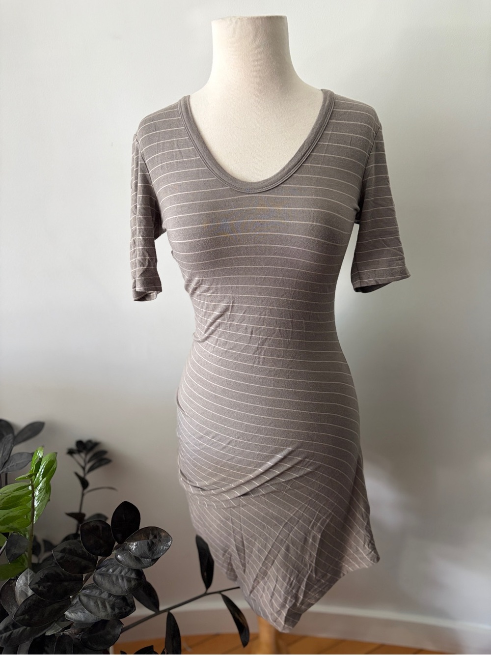 T by Alexander Wang Striped V-Neck Short Sleeve Dress in Gray XS